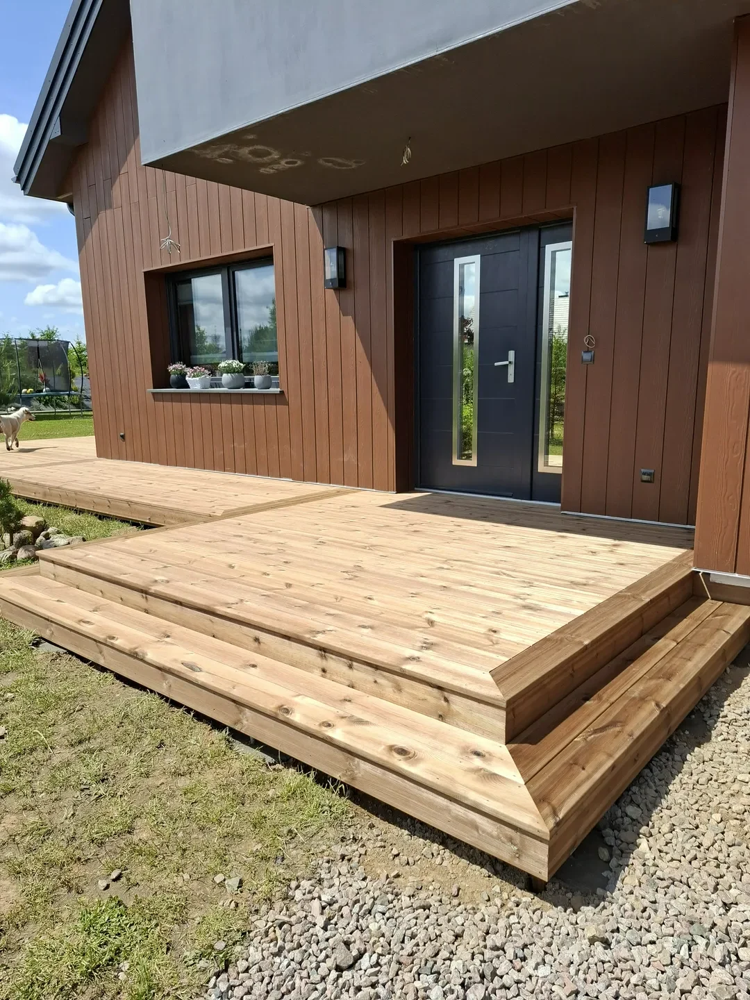 montaż deski kompozytowej na tarasie